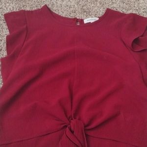 Short sleeved maroon top